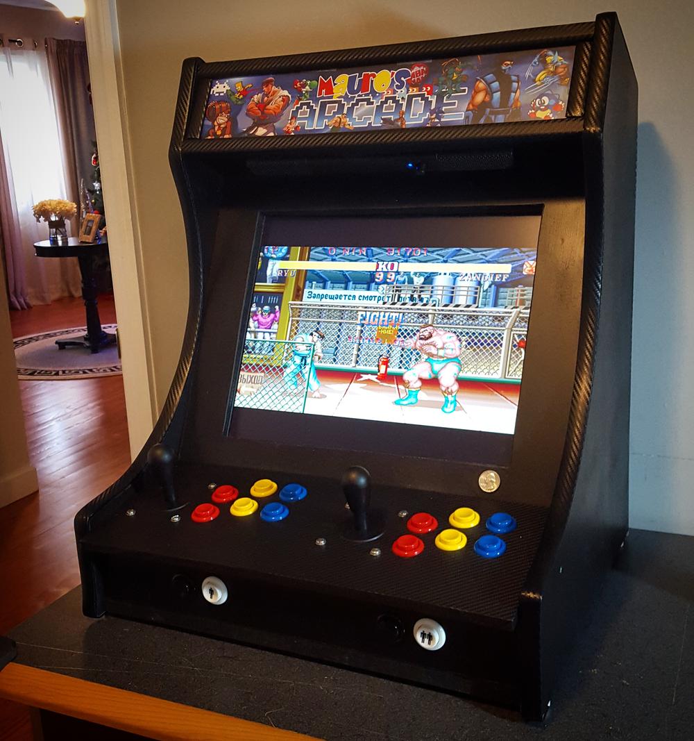 Un cabinatino arcade costruito da zero, con dentro un Raspberry Pi